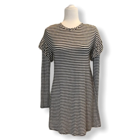 Dresses & Skirts - Love Fire Long Sleeve Striped‎ Dress Black White Small NEW